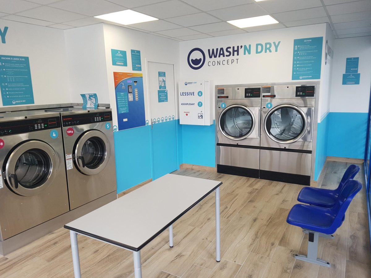 WASH'N DRY équipe les laveries libre-service avec des machines à laver et sèche-linge Speed Queen, LG et central de paiement LM contrôle